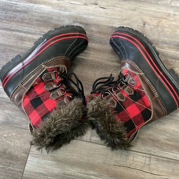 FUR Lined Plaid Flannel Duck Boots - Picture 5 of 9